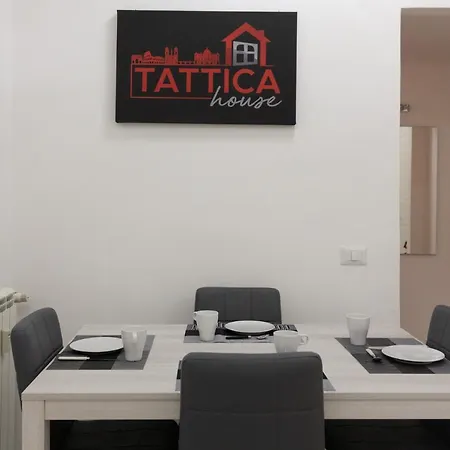 Apartment Tattica House *